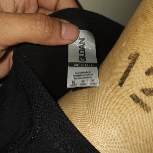 Custommade I am the creative force of my life Black M tee w Glass Heart pendant - Picture 4 of 11